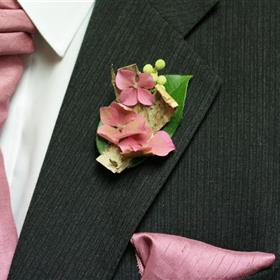 fwthumbRustic hydrangea & bark.jpg